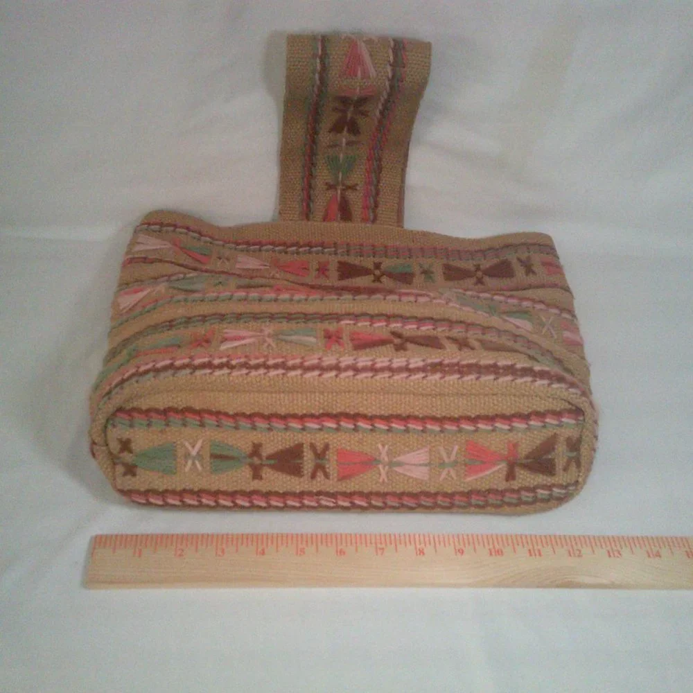 Handbag Tote: Hard Bottom. Vintage. Retro Yarn Burlap Embroidered. Never Used!